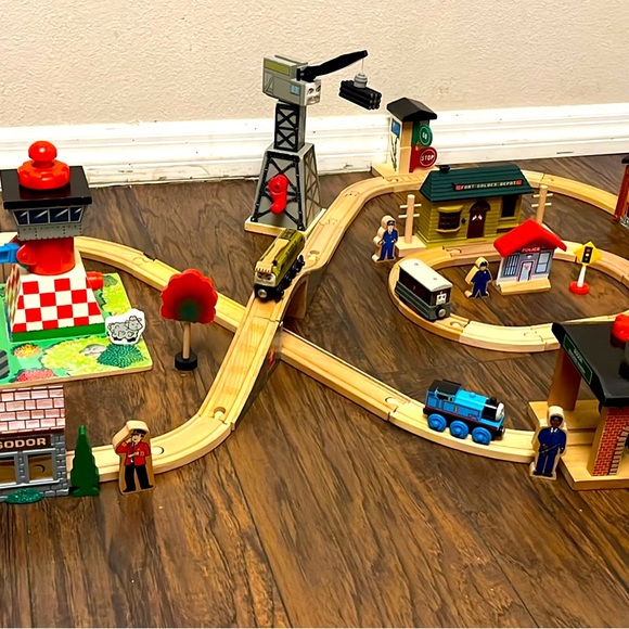 Rare Thomas & Friends Wooden Train Set - Picture 1 of 11